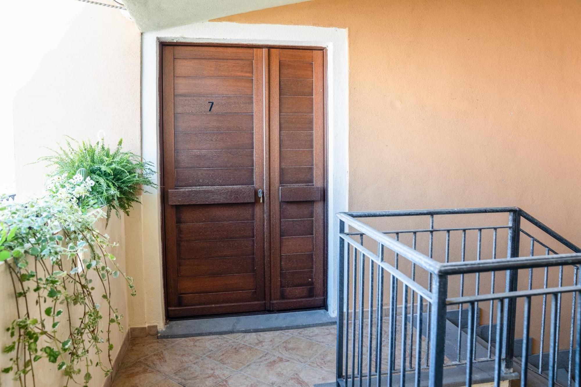Casa Graziosa Apartment Nurachi Bagian luar foto